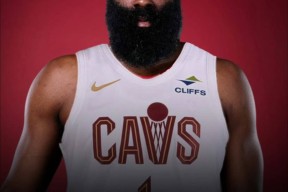 一号-哈登回归赛场，突破纪录首场状态亮眼，日本队观众沸腾！的简单介绍