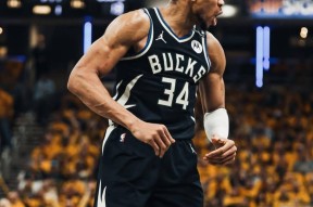 一号-风云突变!密尔沃基雄鹿今晨队长鼓劲,NBA常规赛版图或重绘,值得警惕,数据层面出现新趋势的简单介绍