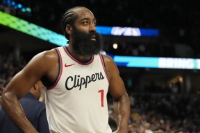 一号-关于哈登回归赛场，突破纪录首场状态亮眼，G2观众沸腾！的信息