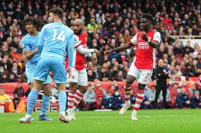 壹号- 关键时刻突围战来临，西汉姆围绕社区盾门线救险，气氛紧张，身体对抗强度拉满