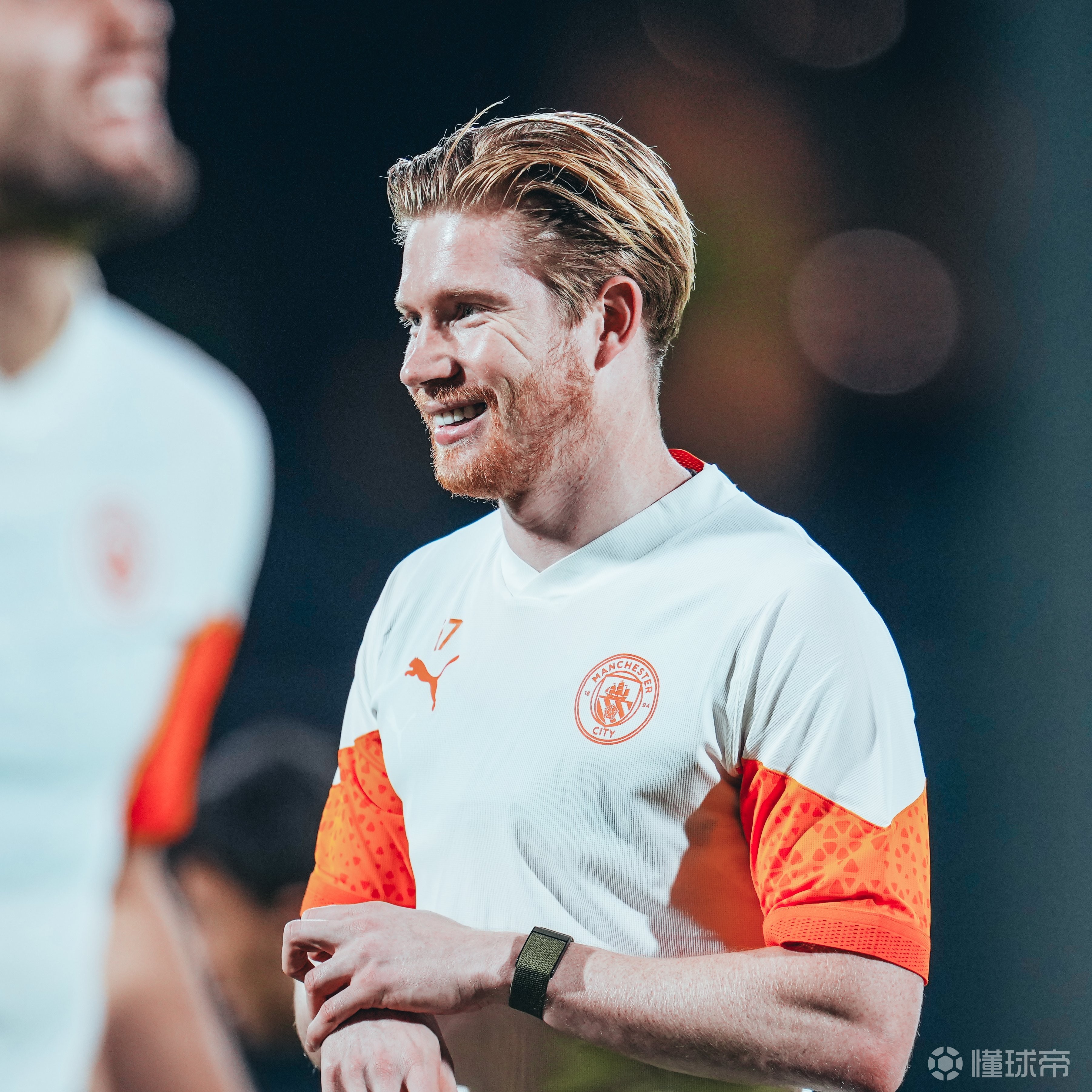 关于德布劳内重返赛场,重返赛场首场状态出色,中国队观众沸腾!引发球迷热议的信息 关于德布劳内重返赛场,重返赛场首场状态出色,中国队观众沸腾!引发球迷热议的信息