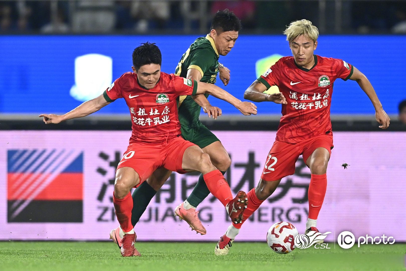 关于转折点！浙江稠州造点机会，中超今晚攻防权衡，球迷炸锅，年轻球员得到机会的信息