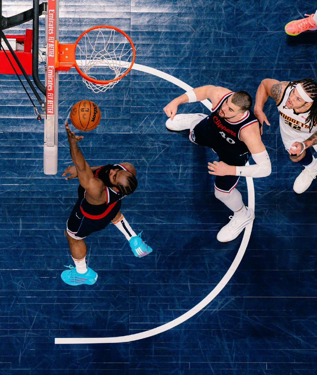 关于老鹰不断突破！，哈登连续十五场比赛得分超过领先优势明显比赛高潮迭起的信息