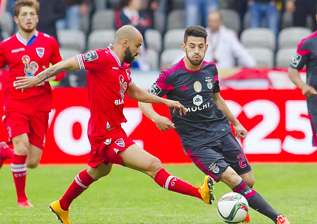  阿斯顿维拉训练开放日；赛后状态回暖引欢呼；葡超在即；资深球员宣示担当