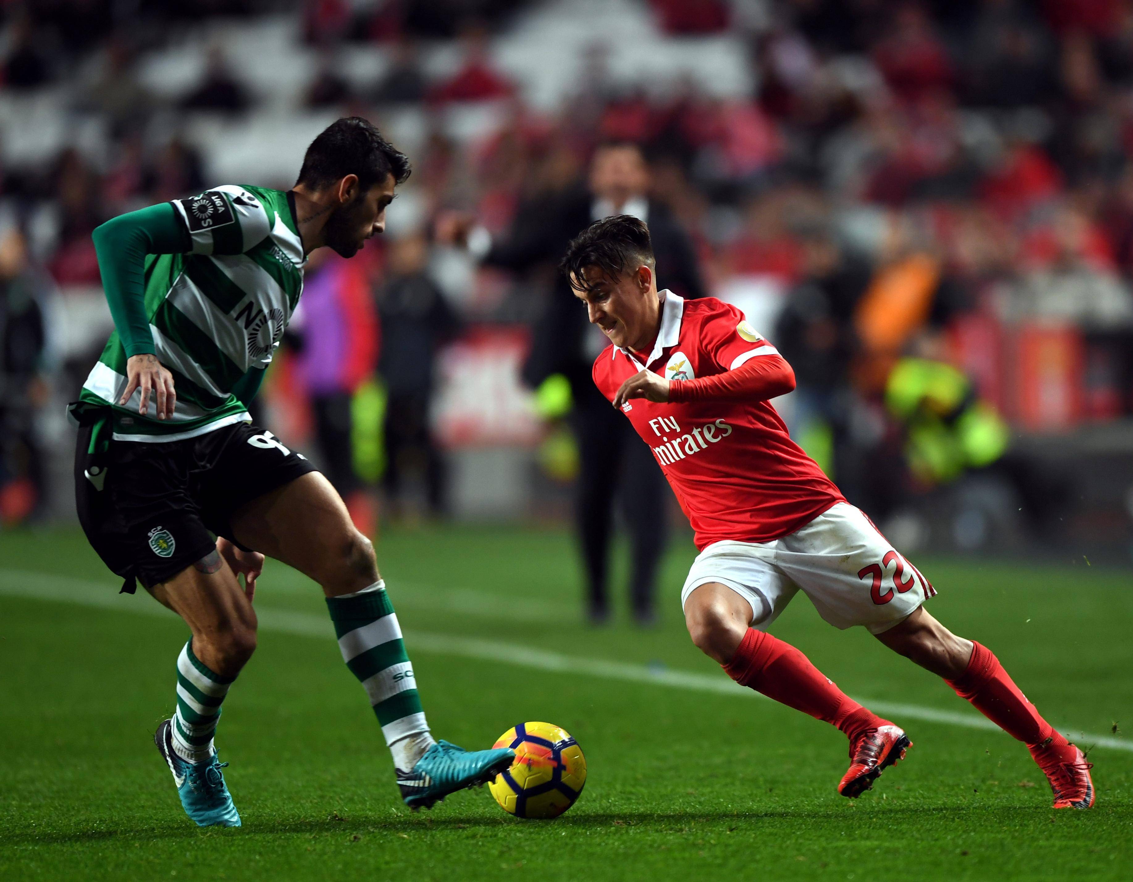 转折点！马德里竞技回应争议，欧冠关键时刻攻防权衡，悬念犹存，阵容厚度经受考验的简单介绍