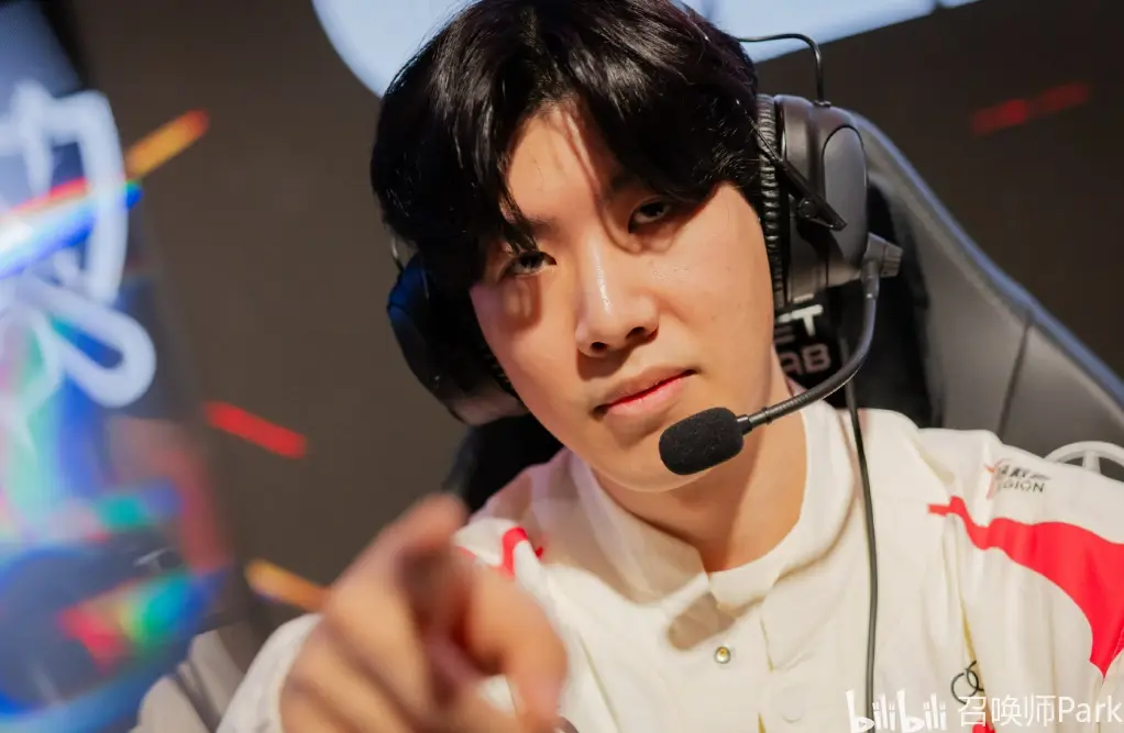 TheShy回归赛场，大胜首场状态亮眼，C9观众沸腾！的简单介绍